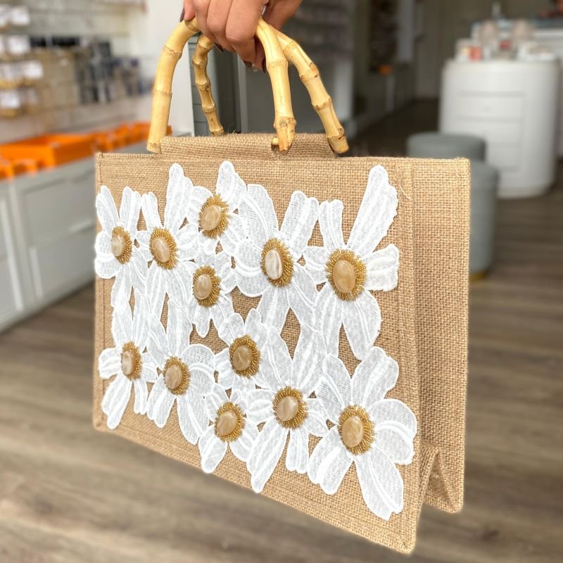 Acessório Bolsa Artesanal Palha Grande Flores e Miçangas