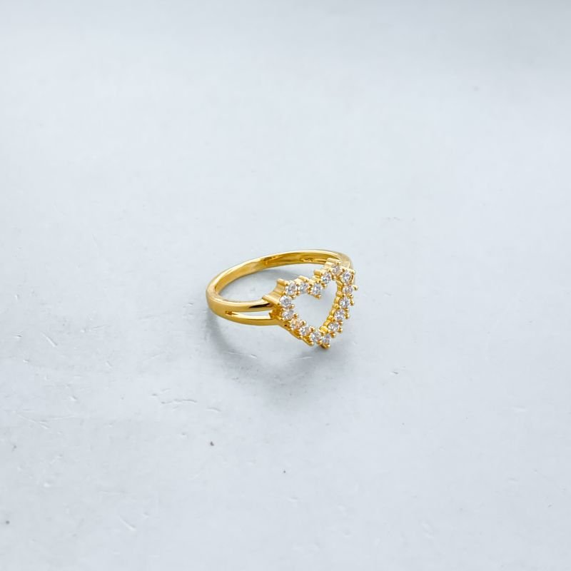 Anel Banho Diamante Delicado Cravejado Coração Vazado