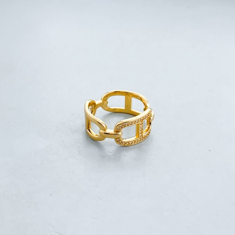 Anel Banho Diamante Médio Cravejado Elos Ovais Divididos