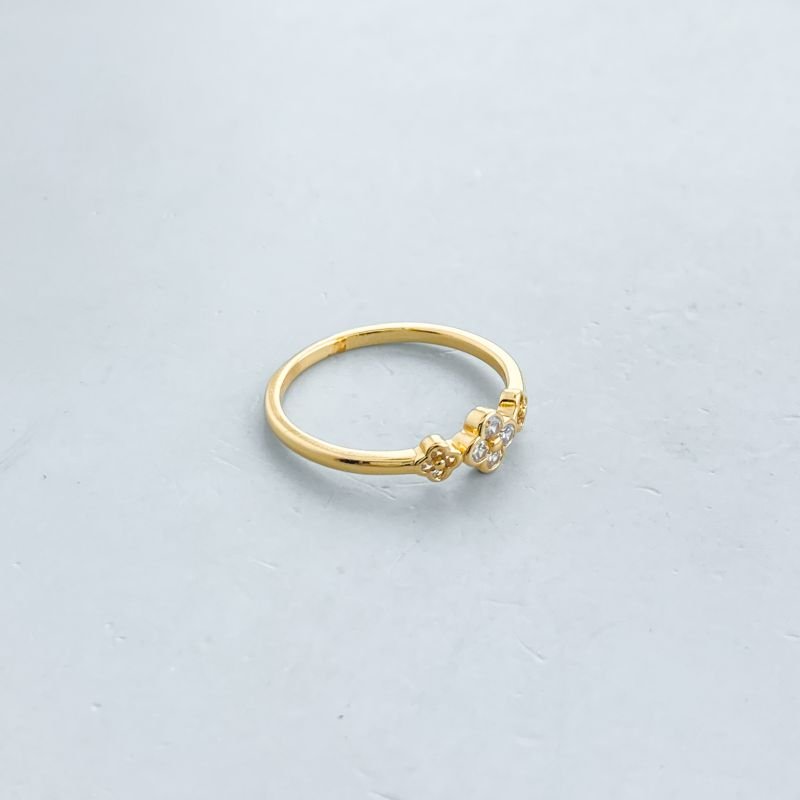 Anel Bijuteria Delicado Cravejado com 3 Trevos