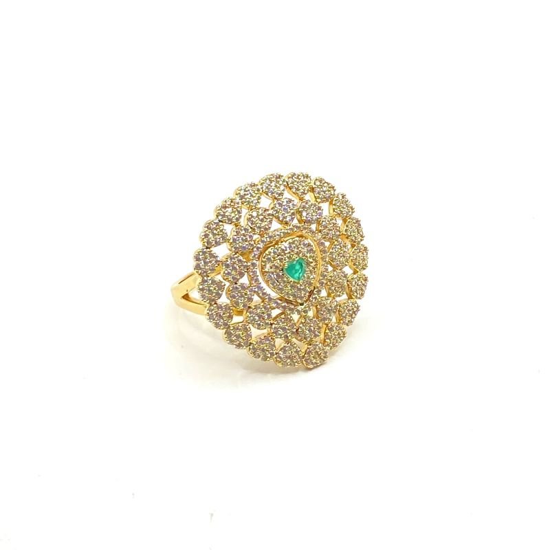 Anel Luxo Oval Grande Corações Cravejados com 1 Pedra