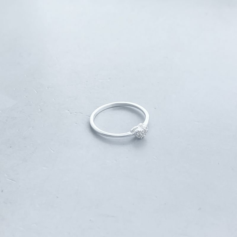 Anel Prata Delicado Cravejado Coração Pequeno