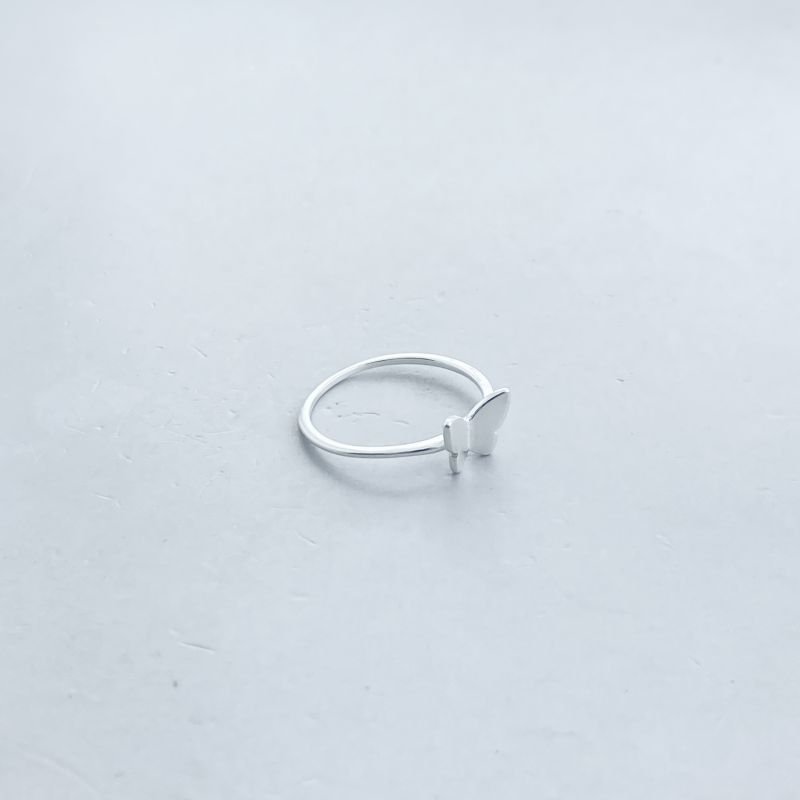 Anel Prata Delicado Liso Borboleta