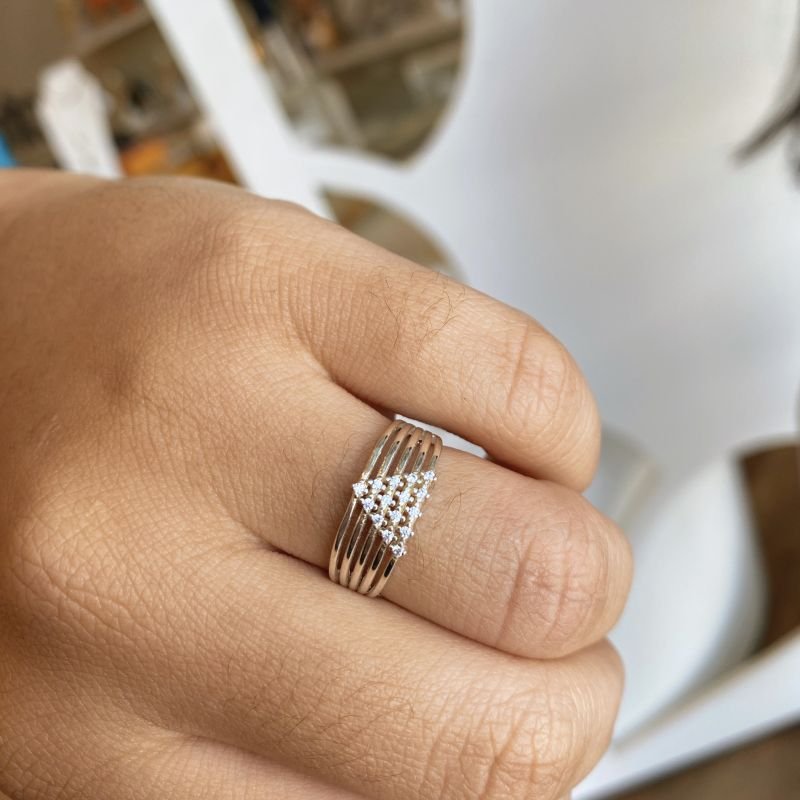 Anel prata800 5 aros com triangulo cravejado