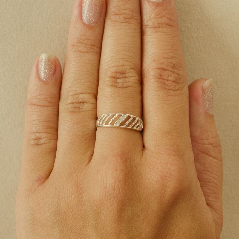 Anel prata925 traços vazados 3 zircônia