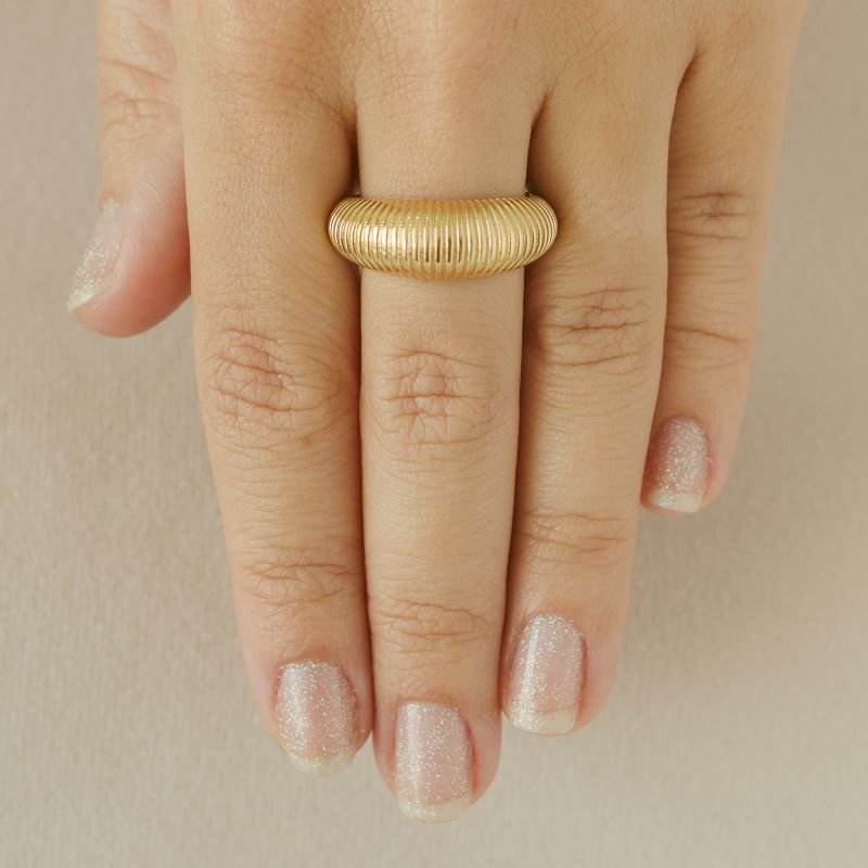 Anel semijoia aro grosso tracinhos