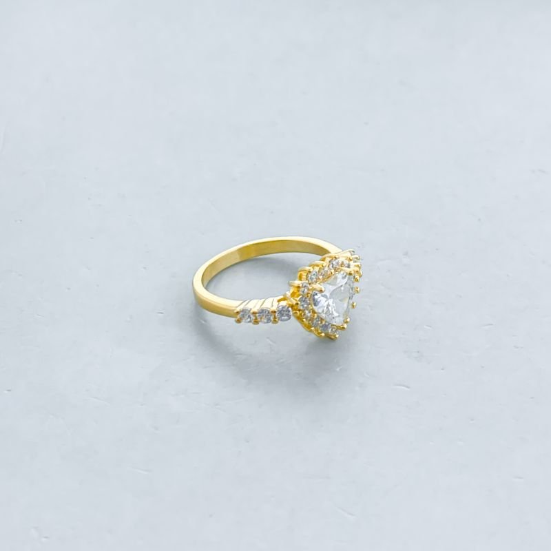 Anel Semijoia Delicado Pedra Coração Borda e Aro Cravejados