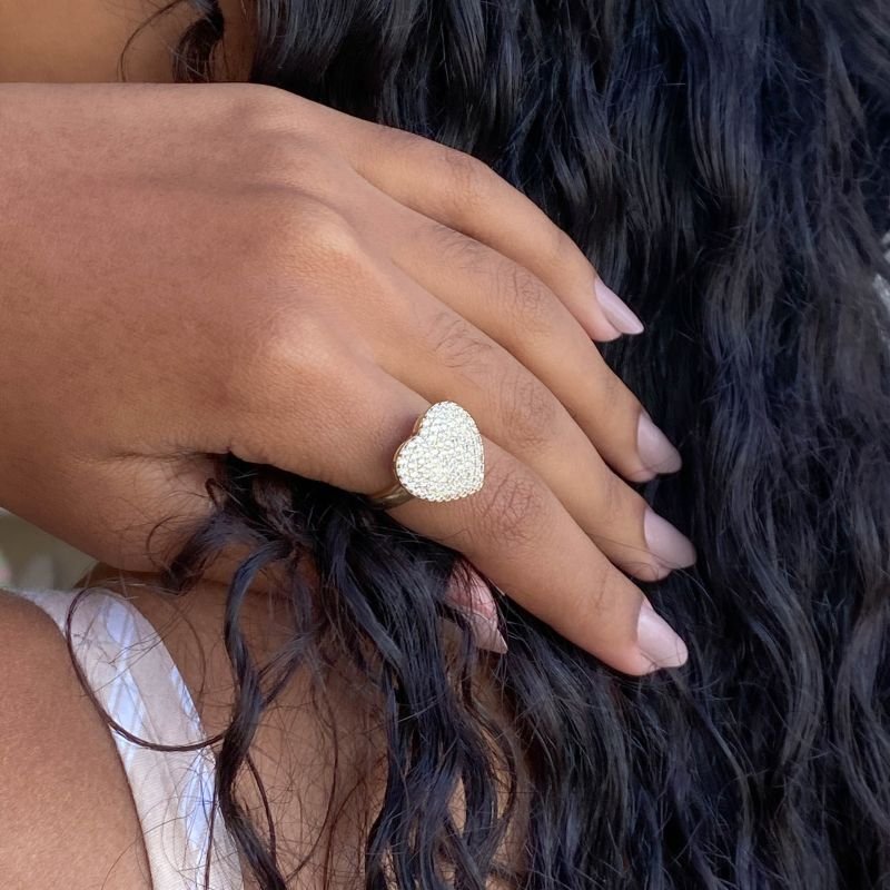 Anel Semijoia Grande Cravejado Coração