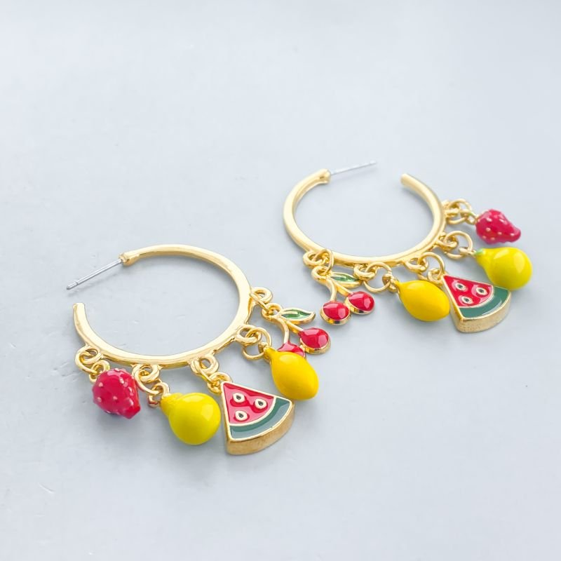 Argola Banho Diamante Grande Lisa Pêndulos com 5 Frutas Resinadas