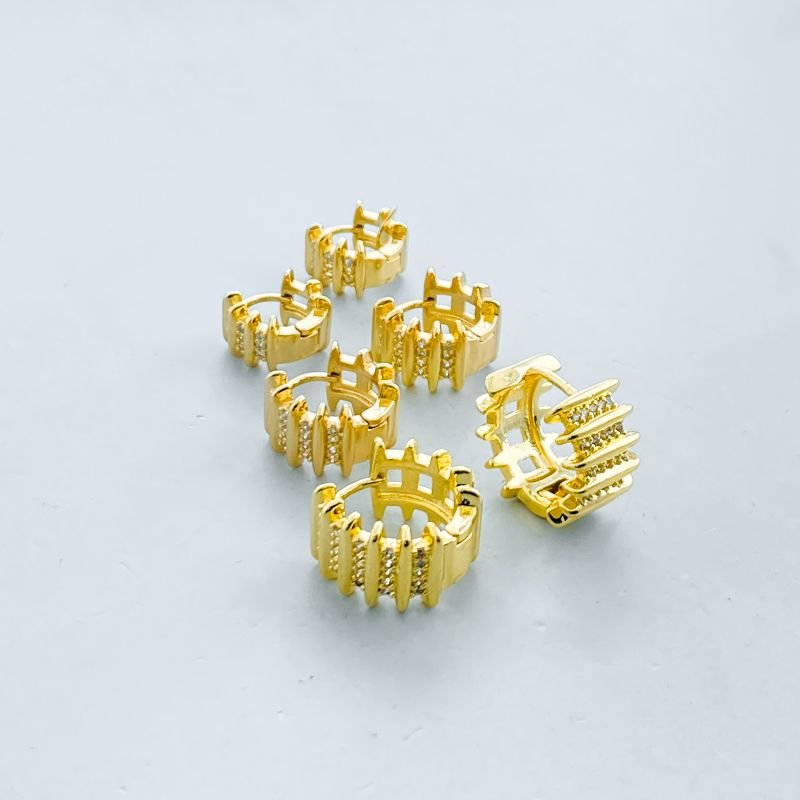 Argola Banho Diamante Kit com 3 Aro Cravejado com Traços Lisos