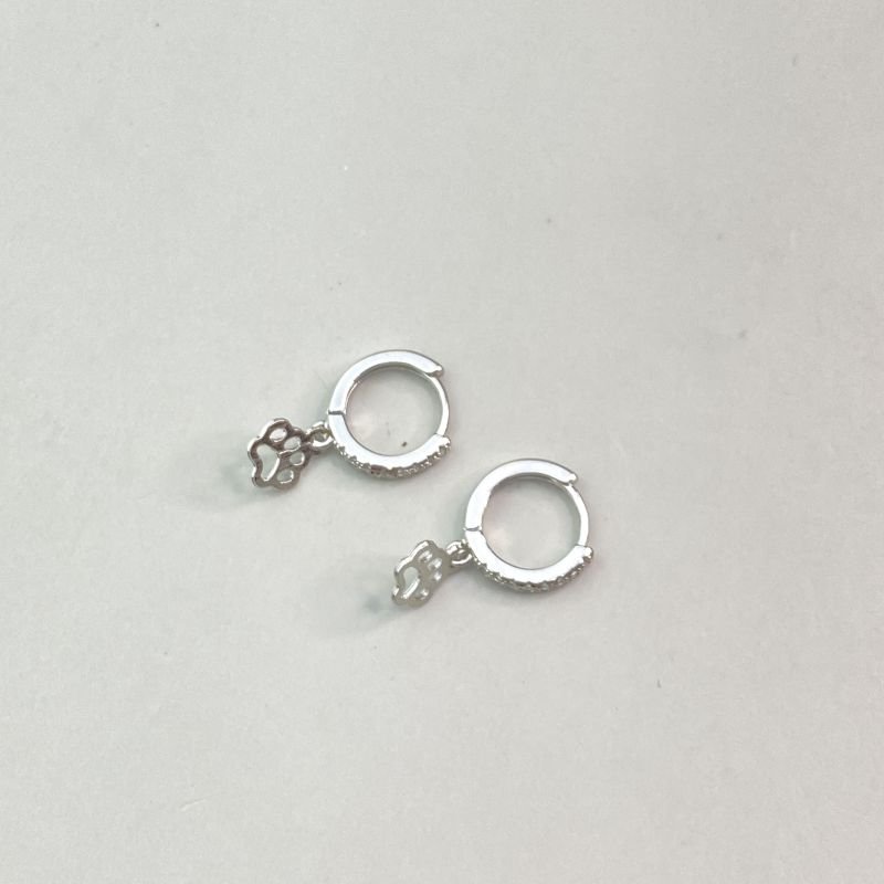 Argola Banho Ouro Branco Aro Cravejado Patinha Vazada Pequeno