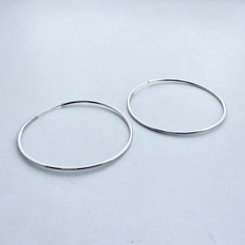 Argola Banho Ouro Branco Grande Lisa Fina Fechada