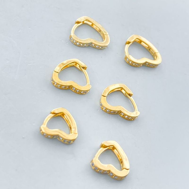 Argola Folheado Kit com 3 Pequena Cravejada Formato Coração