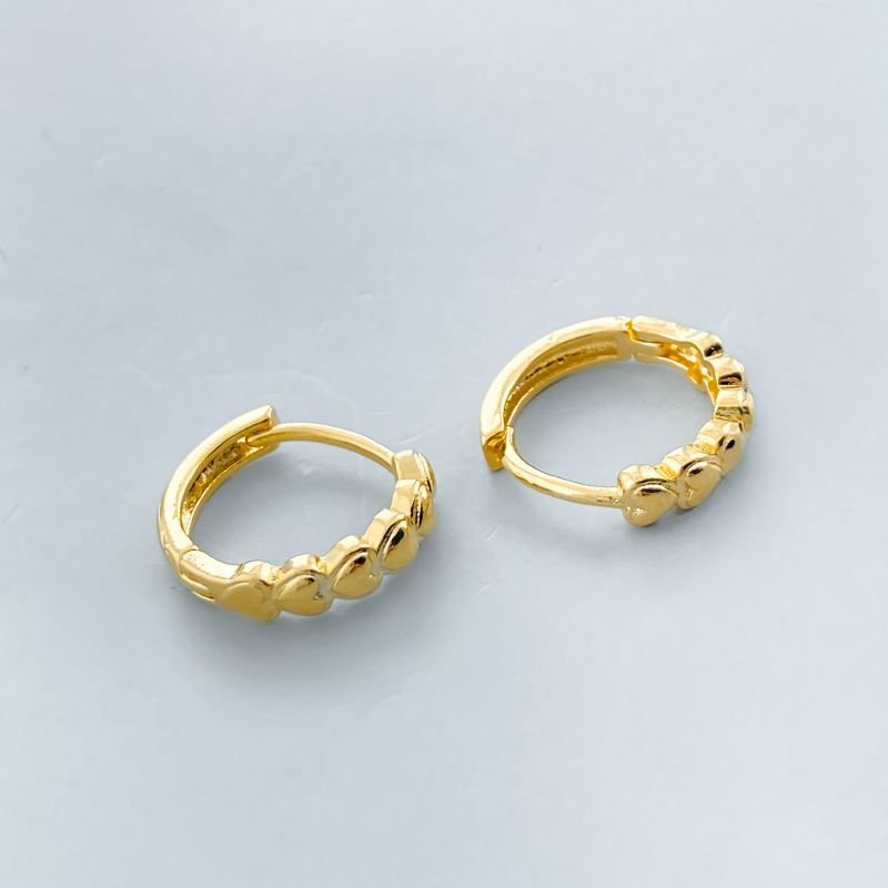 Argola Folheado Média Lisa Aro Corações