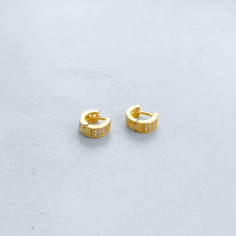 Argola Folheado Pequena Cravejada com 2 Fileiras