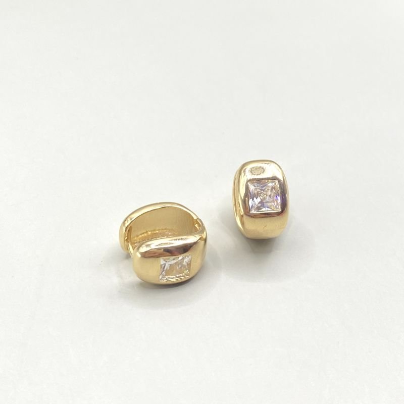 Argola Semijoia Aro Grosso Liso 1 Zircônia Quadrada Médio Delicado