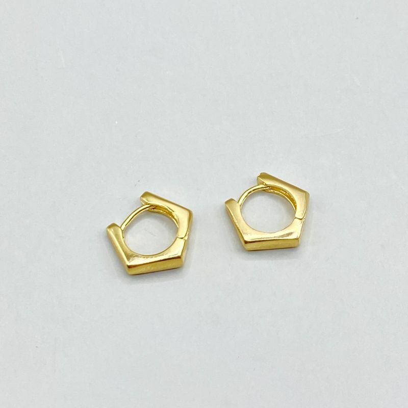 Argola Semijoia Aro Liso Pentagono Pequeno