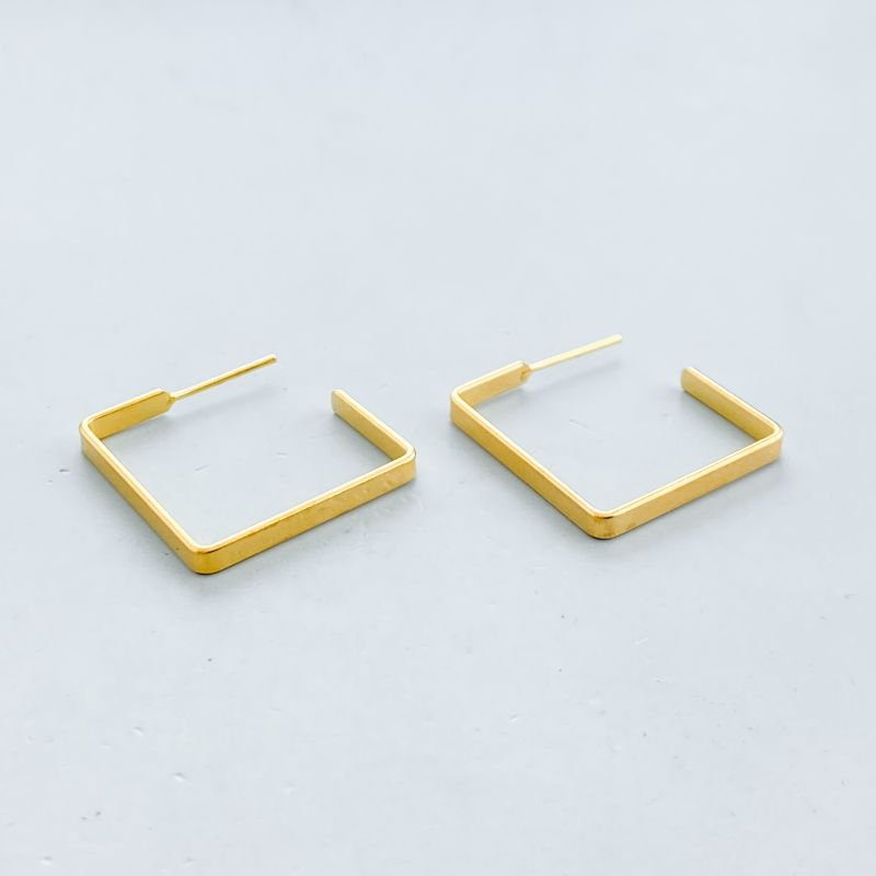 Argola Semijoia Aro Quadrado Liso 2,2cm