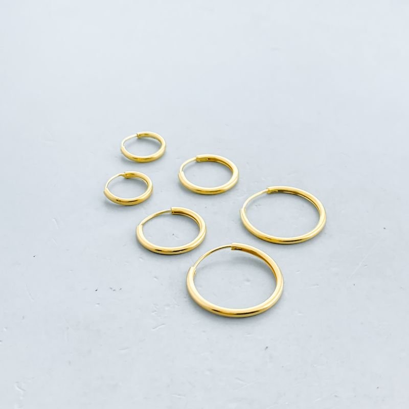 Argola Semijoia Cartelinha com 3 Fechadas Boleadas