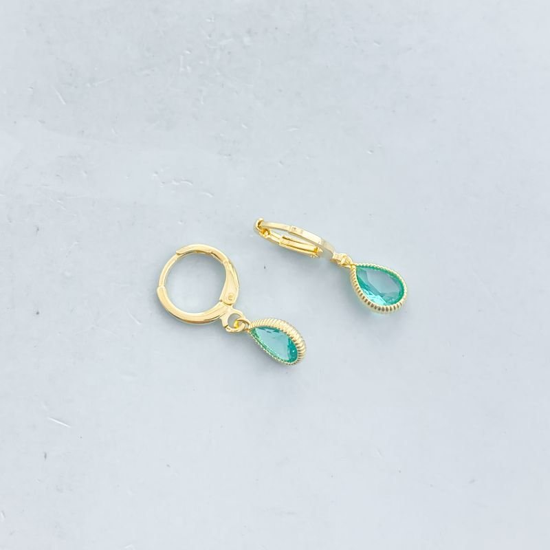 Argola Semijoia Média Pedra Gota