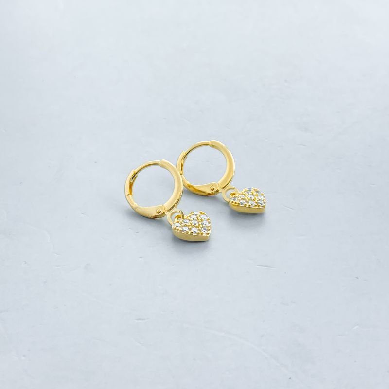 Argola Semijoia Pequena Cravejado Coração