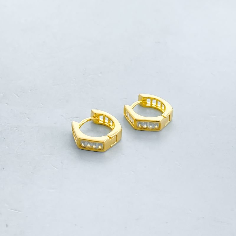 Argola Semijoia Pequeno Cravejado Semelhante Hexágono