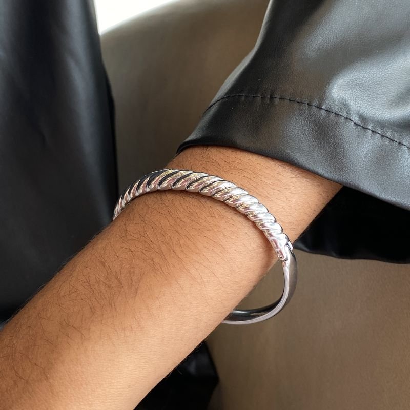 Bracelete Aço Inox Aro Fino Torcido Fechado