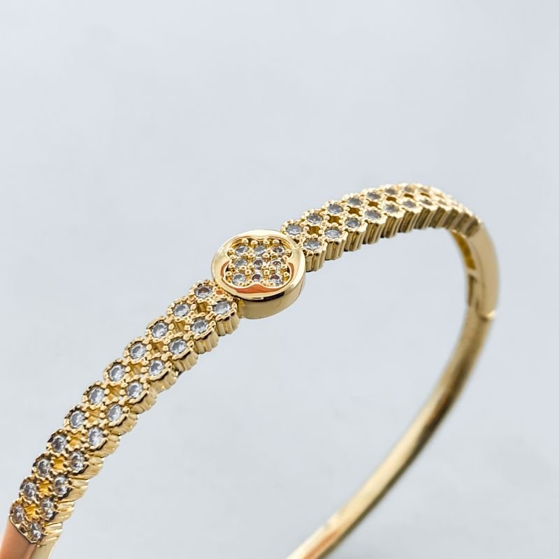 Bracelete Banho Diamante Aro Fino com 2 Fileiras Cravejadas e Trevo