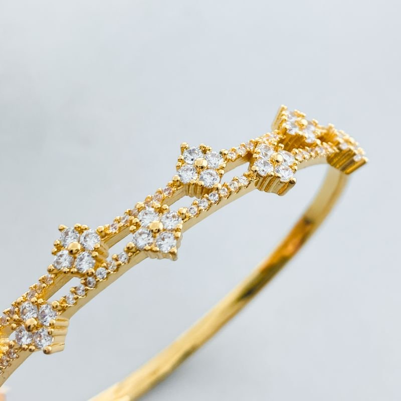 Bracelete Banho Diamante Fino Cravejado Aro Duplo com 11 Flores