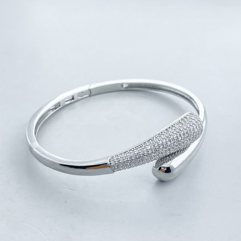 Bracelete Banho Diamante Fino Cravejado Pontas Ovais