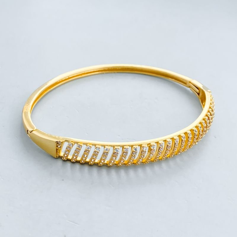 Bracelete Banho Diamante Fino Cravejado Traços Vazados