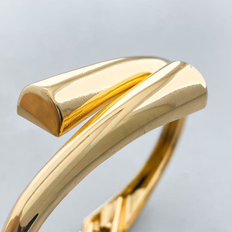 Bracelete Banho Diamante Fino Liso Pontas Cruzadas Pontas Achatadas