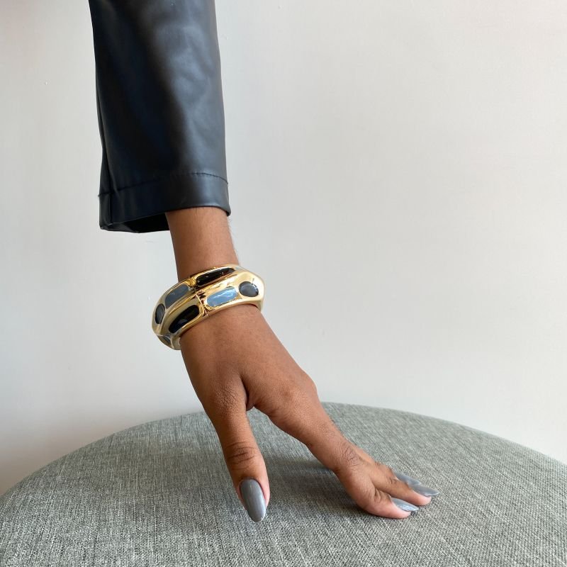 Bracelete Banho Diamante Grande Orgânico Detalhes Resinados