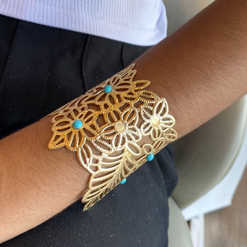 Bracelete Banho Diamante Grande Vazado Flor Folha Pedras Redondas