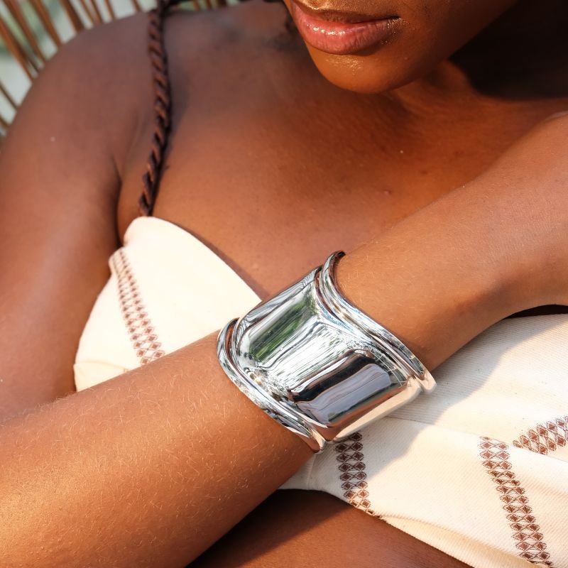 Bracelete Banho Diamante Grosso Liso Ondulado com Borda