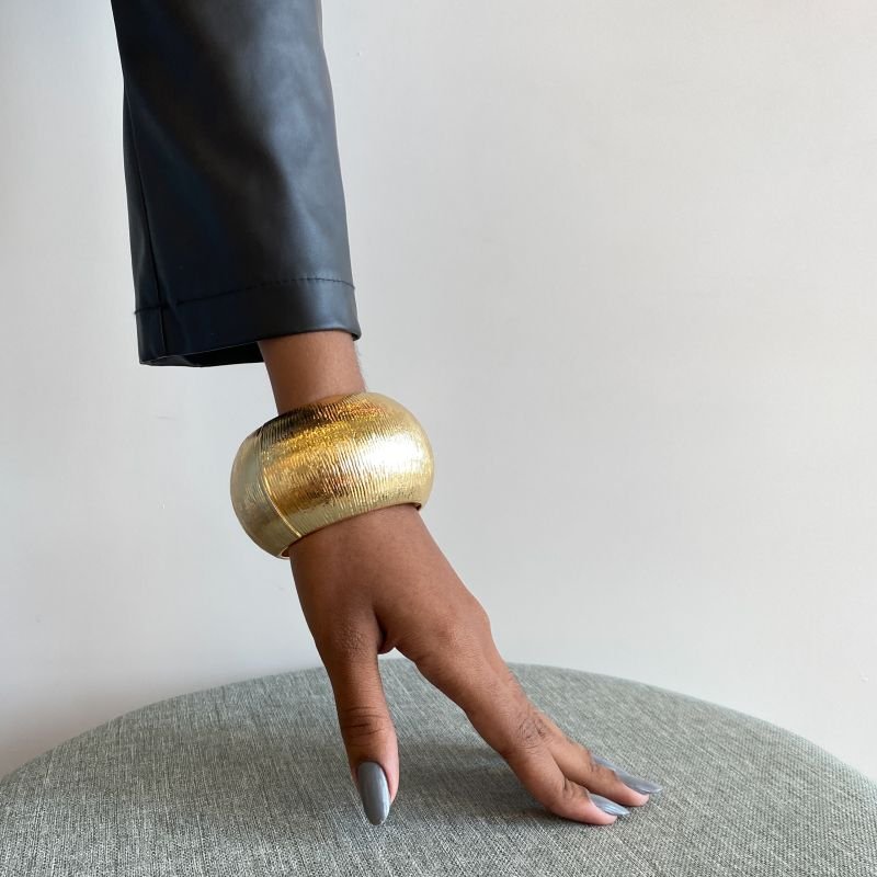 Bracelete Banho Diamante Maximalista Texturizado Listras Fechado