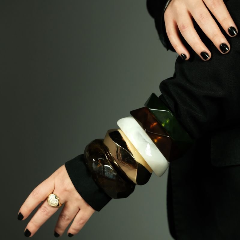 Bracelete Bijuteria Acrílico Grosso Fechado