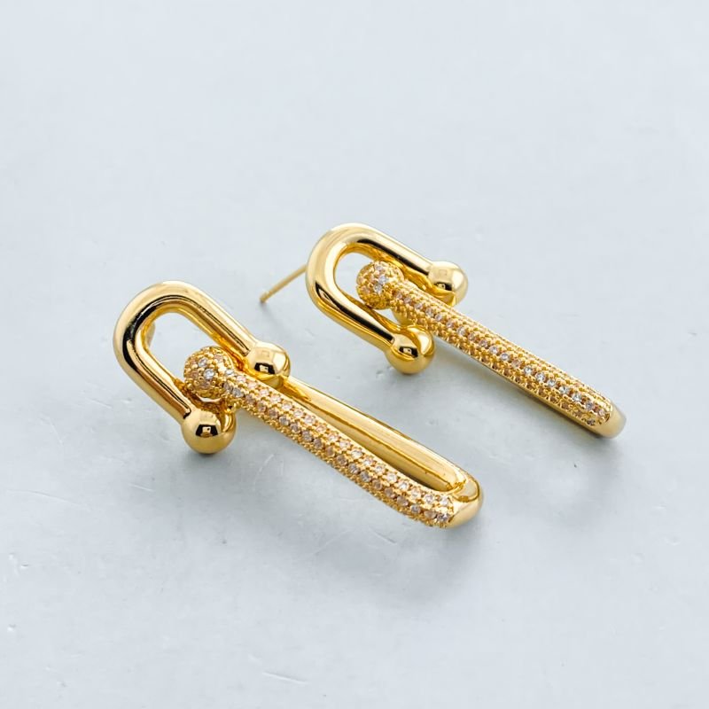 Brinco Banho Diamante Grande Cravejado com 2 Elos U com Bolinhas