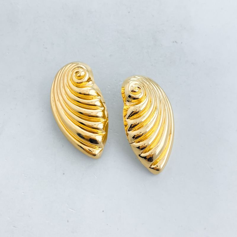 Brinco Banho Diamante Grande Liso Oval Relevo Espiral