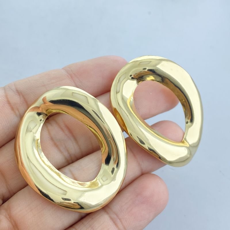 Brinco Banho Diamante Grande Liso Oval Vazado