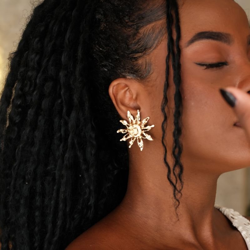 Brinco Banho Diamante Grande Liso Sol Amassado