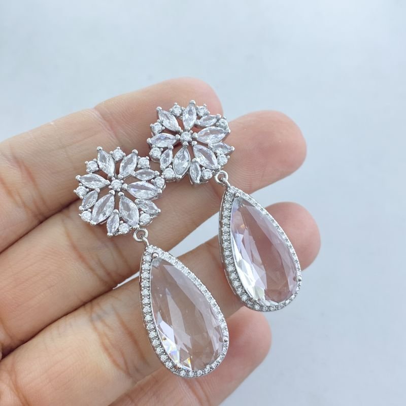 Brinco Banho Diamante Grande Pedra Gota Base Flor