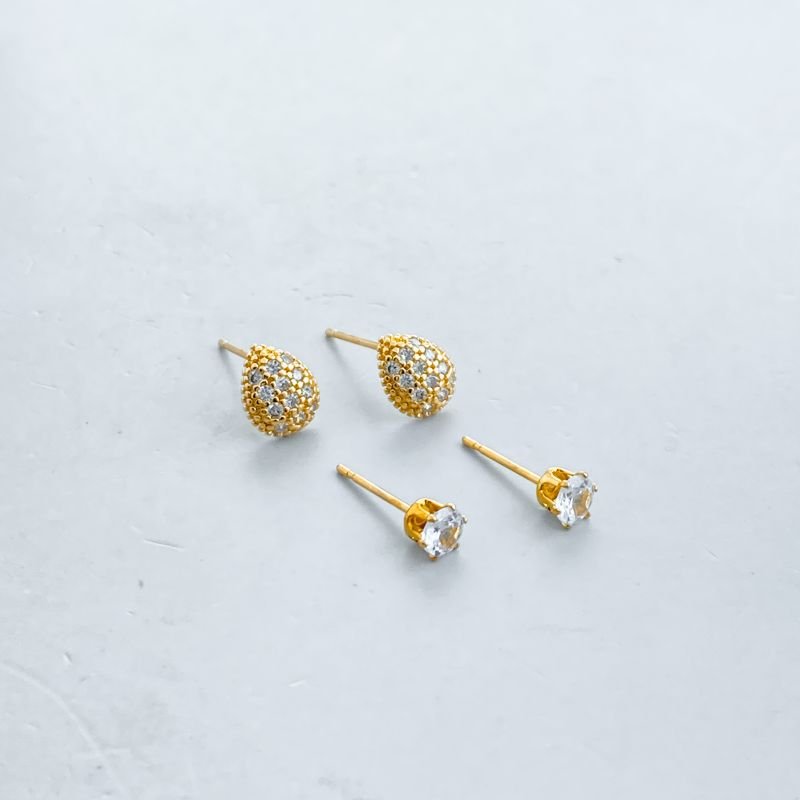 Brinco Banho Diamante Kit com 2 Pequeno Cravejado Gota e Ponto de Luz