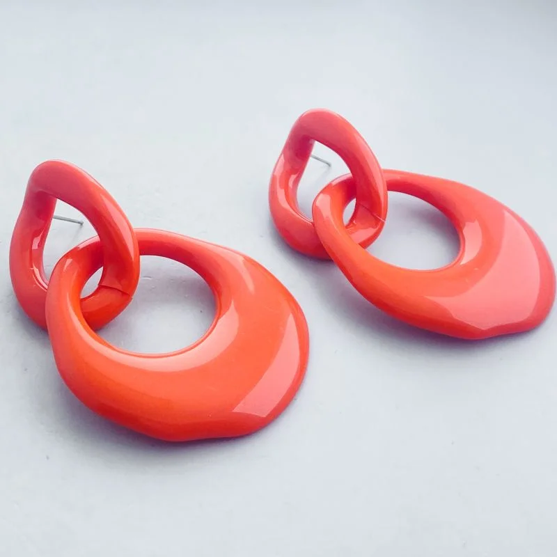 Brinco Banho Diamante Maximalista Liso com 2 Elos Acrílicos Oval