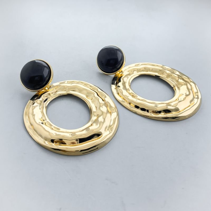 Brinco Banho Diamante Maximalista Liso Oval Vazado Amassado Base Acrílica