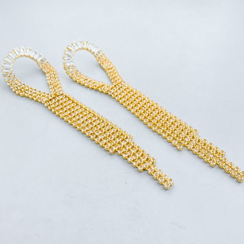 Brinco Banho Diamante Maximalista Strass Franja Base Oval Vazado Pedras Baguetes