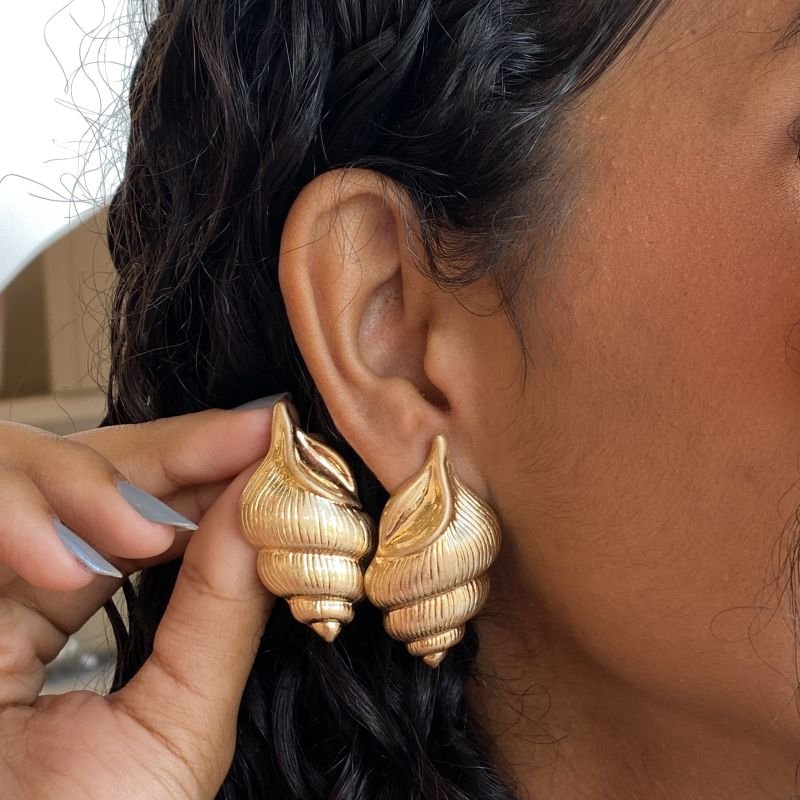 Brinco Banho Diamante Médio Acetinado Búzio