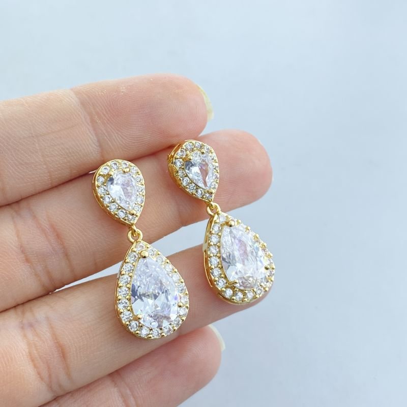 Brinco Banho Diamante Médio Cravejado com 2 Gotas Pedra