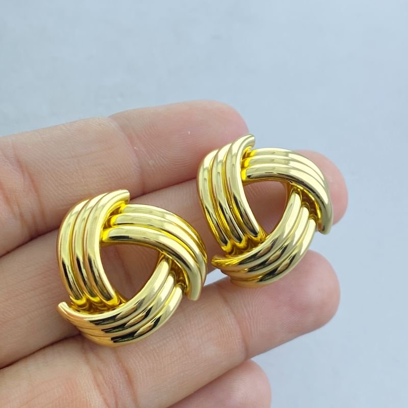 Brinco Banho Diamante Médio Liso Aros Triplos Cruzados