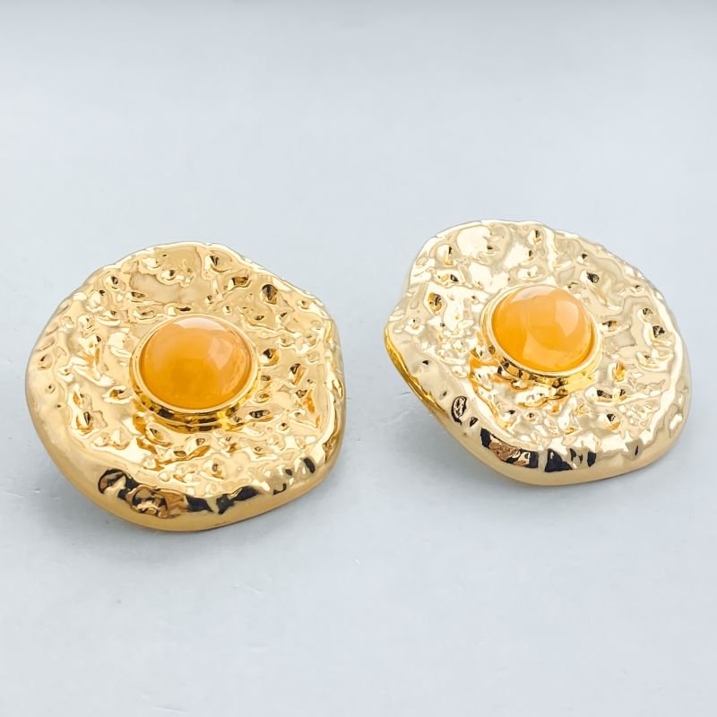 Brinco Banho Diamante Médio Orgânico Redondo Craquelado Miolo Acrílico